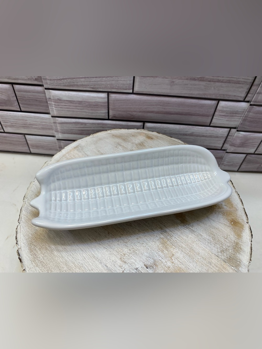Le Creuset ❤️Sweet Corn Dish white NWT**